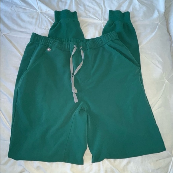FIGS Men’s Green Tansen Jogger Scrub Bottoms SIZE SMALL TALL - Picture 4 of 9